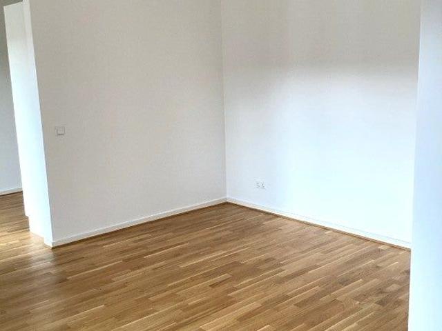 1 Raum Wohnung mit Balkon und Einbauküche
