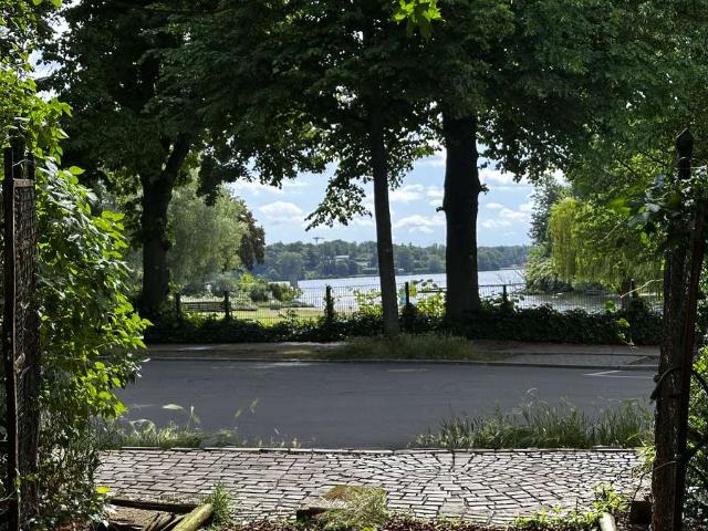 1. Reihe am Wannsee mit Seeblick