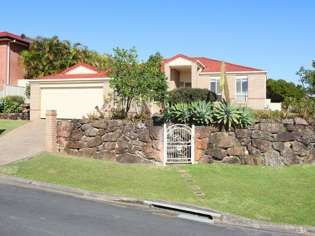 1 Respall Way, Arundel QLD