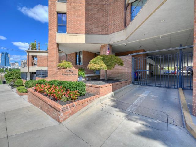 1 Riverside Place 302