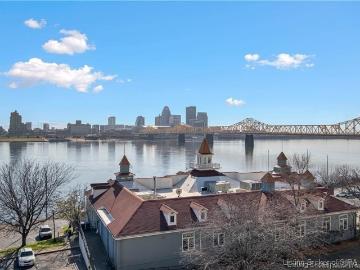 1 Riverpointe Plaza 520