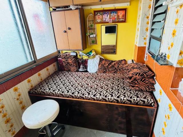 1 RK Apartment in Dadar West for rent Mumbai. The reference number is 19919361