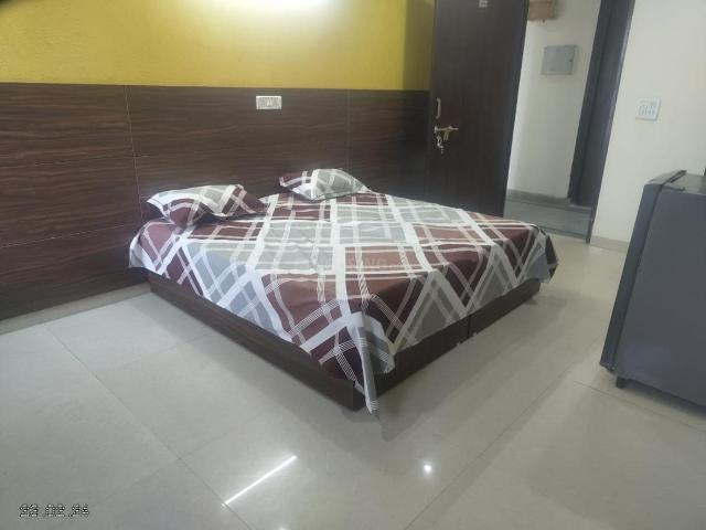 1 RK Apartment in DLF Phase 3 for rent Gurgaon. The reference number is 19578202
