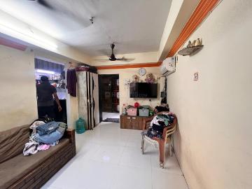 1 RK Apartment in Kandivali West for resale Mumbai. The reference number is 20266164