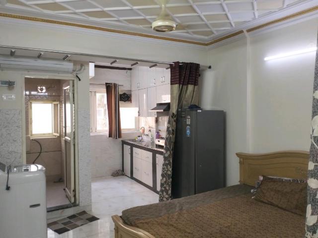 1 RK Apartment in Karampura for rent New Delhi. The reference number is 18940889