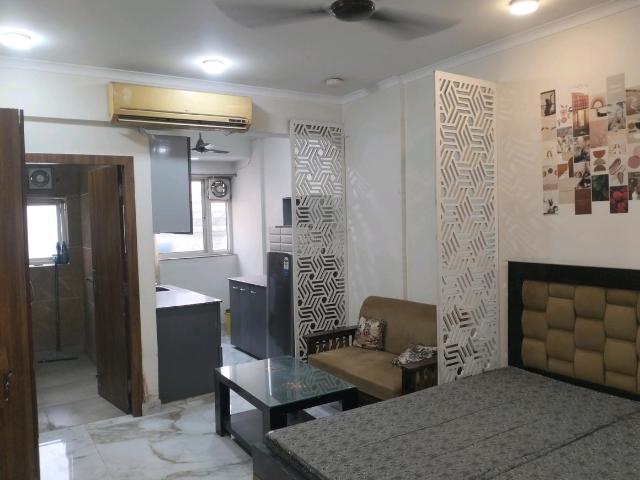 1 RK Apartment in Karampura for rent New Delhi. The reference number is 20584004