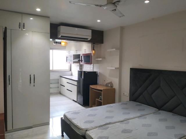 1 RK Apartment in Karampura for rent New Delhi. The reference number is 20783816