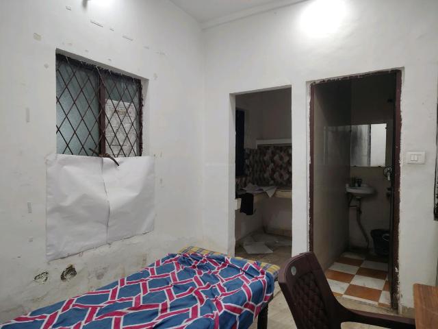 1 RK Apartment in Katwaria Sarai for rent New Delhi. The reference number is 20157550