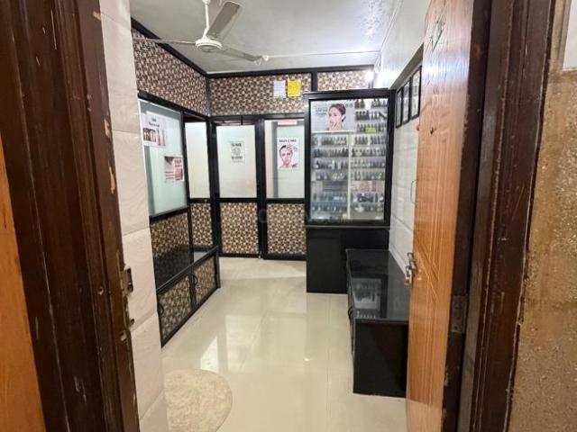 1 RK Apartment in Kurla West for resale Mumbai. The reference number is 19002339