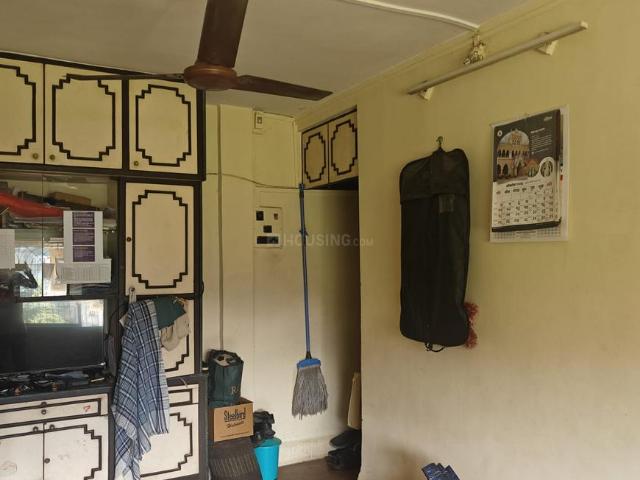 1 RK Apartment in Malad West for rent Mumbai. The reference number is 21365786