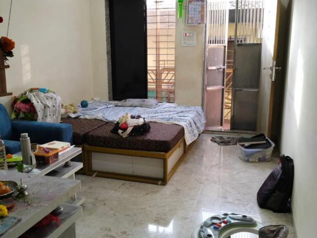 1 RK Apartment in Malad West for resale Mumbai. The reference number is 21047948