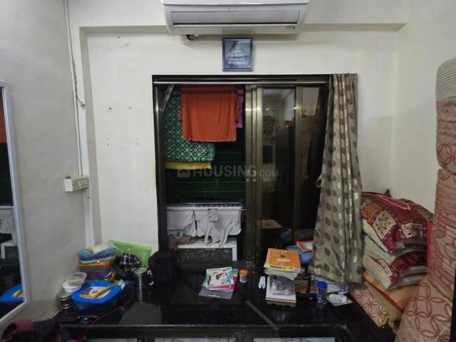 1 RK Apartment in Malad West for resale Mumbai. The reference number is 21199240