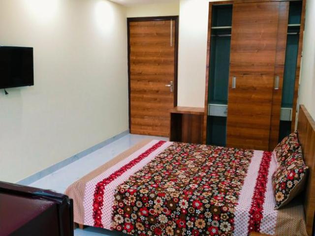 1 RK Apartment in Sector 45 for rent Gurgaon. The reference number is 8904827