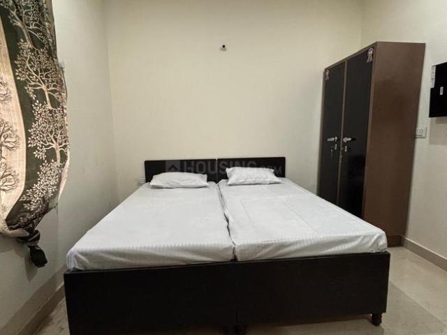 1 RK Apartment in Sector 52 for rent Gurgaon. The reference number is 18072194