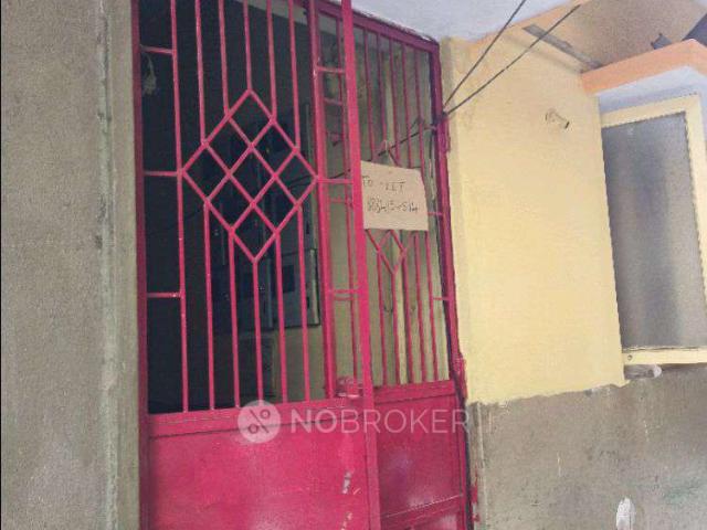 1 RK Flat for Lease In Palace Guttahalli