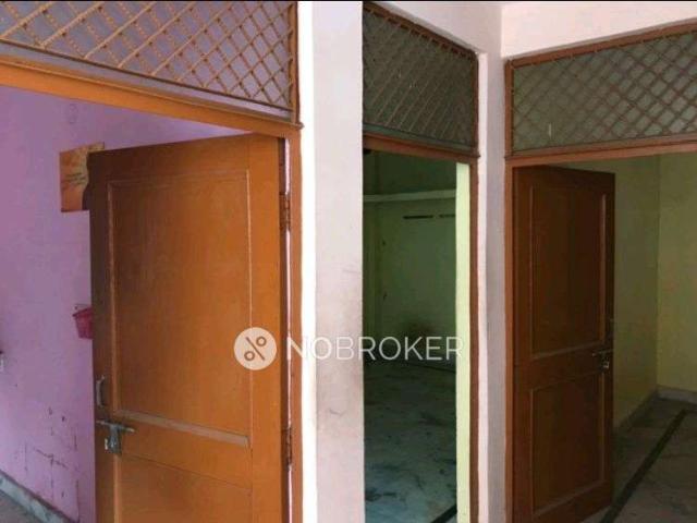 1 RK Flat for Rent In Model Town