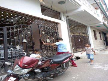 Flat to rent in Noida City Centre - Parking