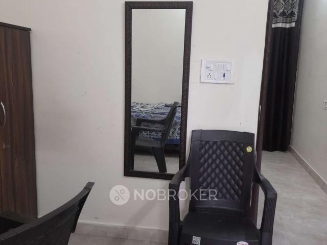 1 RK Flat for Rent In Patel Nagar