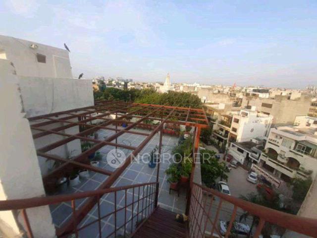 1 RK Flat for Rent In Pitampura