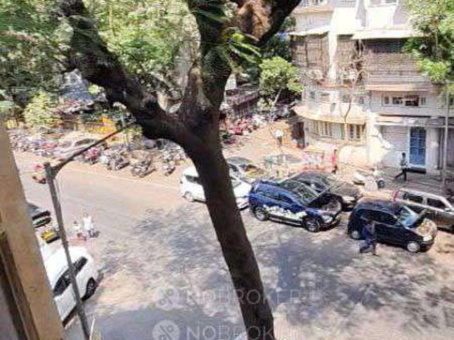 1 RK Flat In Dosa Bldg For Sale In Sandhurst Road, dongri