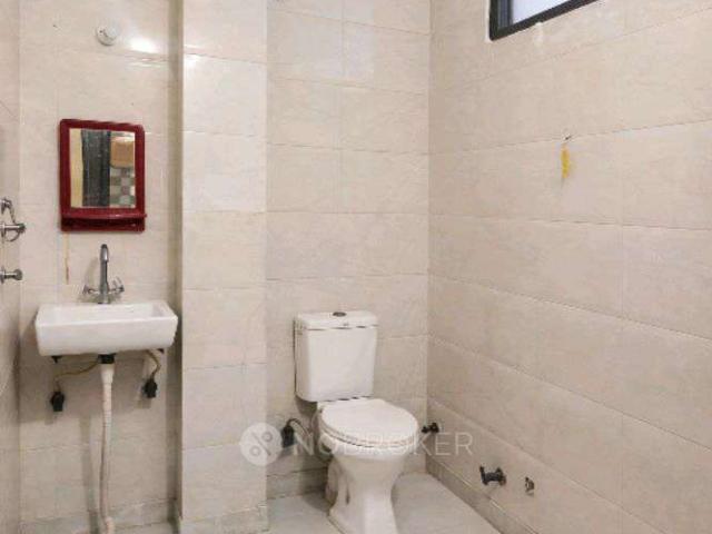 1 RK Flat In Karampura for Rent In Karam Pura
