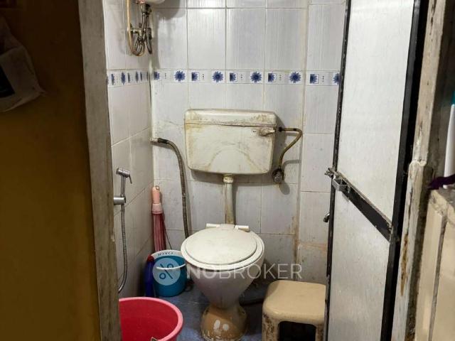 1 RK Flat In Kgn Palace for Rent In Bandra West