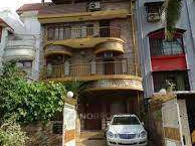 1 RK Flat In Hewo Apartments, Sector 16a for Rent In Sector