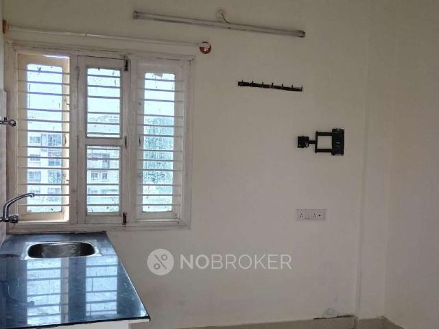 1 RK Flat In Isiri Building for Rent In Isiri Building
