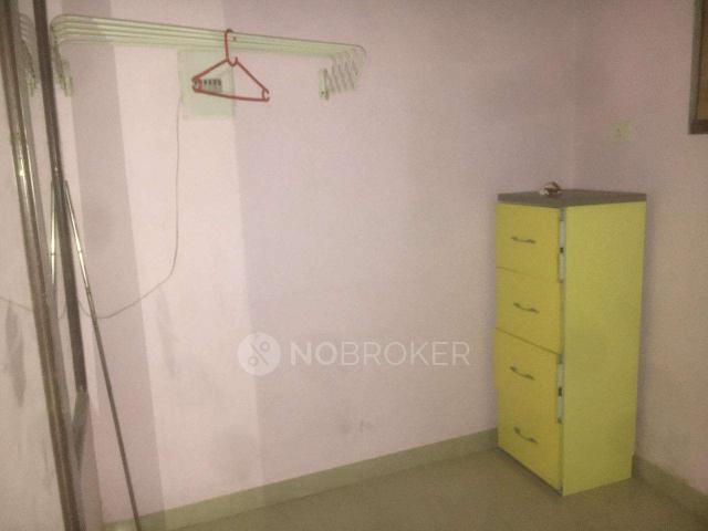 1 RK Flat In Oceanic Apartment, Andheri West for Rent In Andheri West