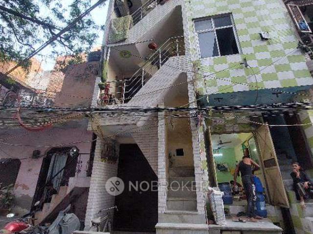 1 RK Flat In Sb For Sale In Trilokpuri