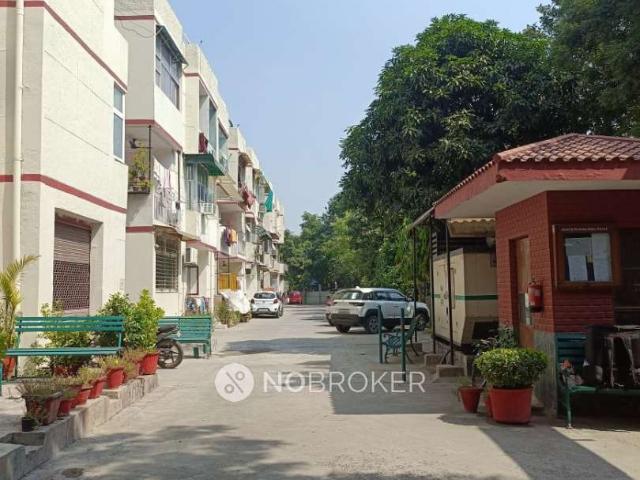 1 RK Flat In Stadrdlone Building for Rent In Mayur Vihar