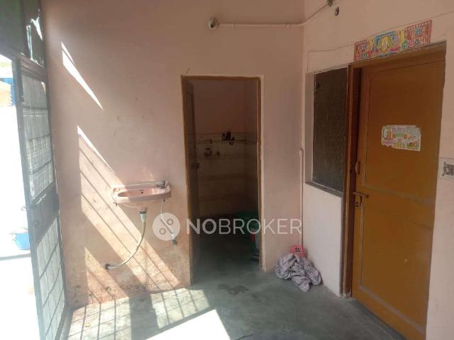 1 RK Flat In Standalone Building for Rent In Janakpuri