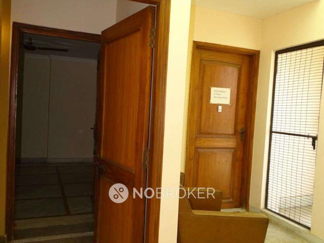 1 RK Flat In Standalone Building for Rent In Mukherjee Nag