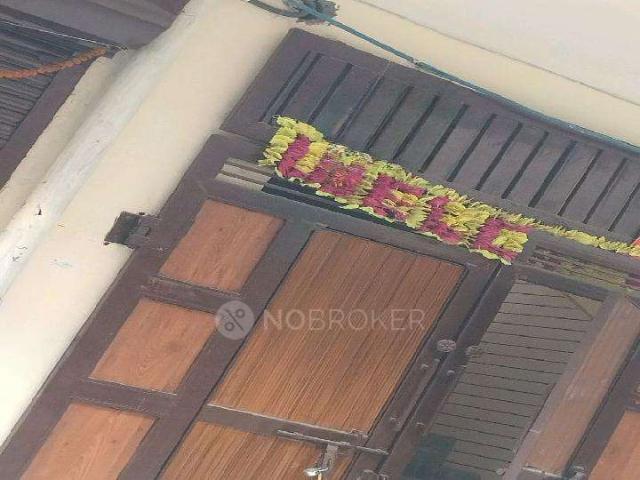 1 RK Flat In Standalone Building for Rent In Pitampura