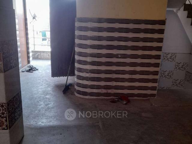 1 RK Flat In Standalone Bulding for Rent In Sector 4
