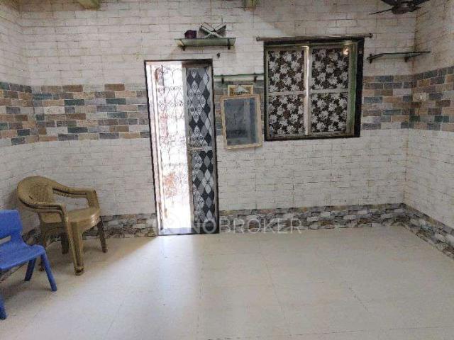 1 RK Flat In Pala Gali, Good Luck Building, 3rd Floor, Room No 23 for Lease In Mandvi