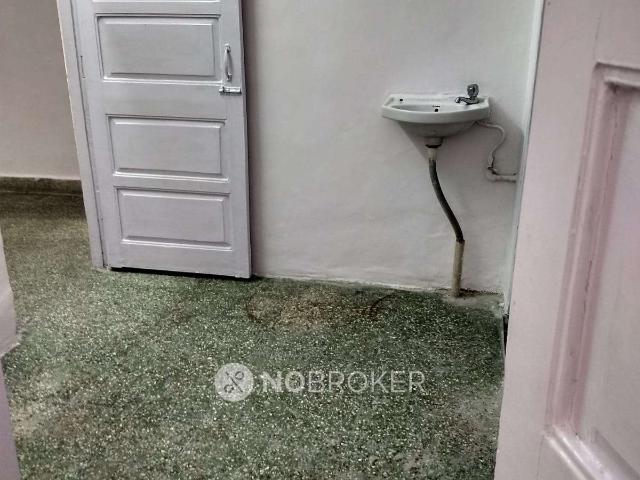 1 RK Flat In Roy Bhavan for Rent In Andheri East
