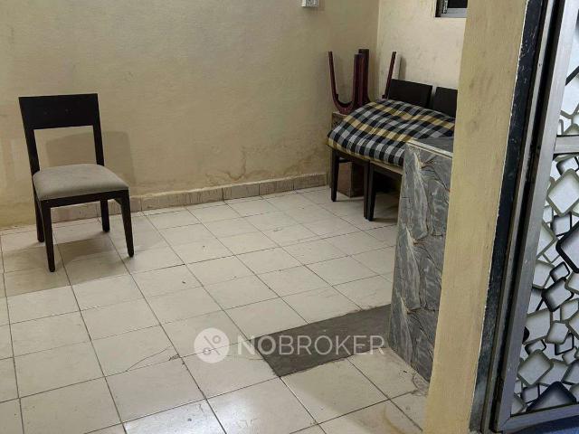 1 RK House For Sale In Khar West