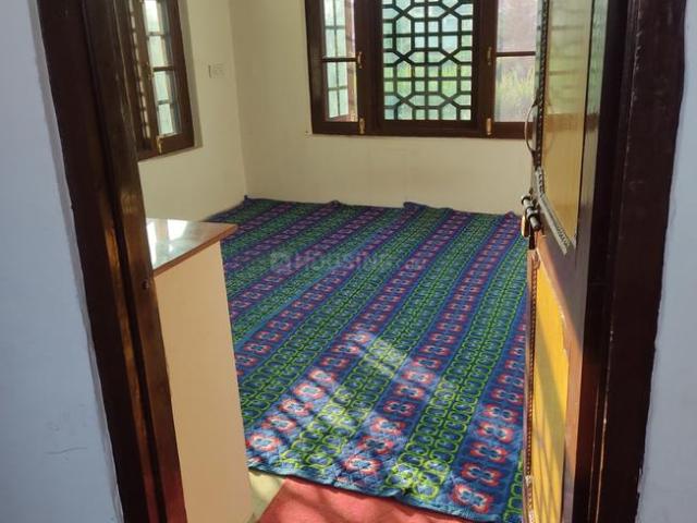 1 RK Independent Builder Floor in Batapora for rent Srinagar. The reference number is 18757968