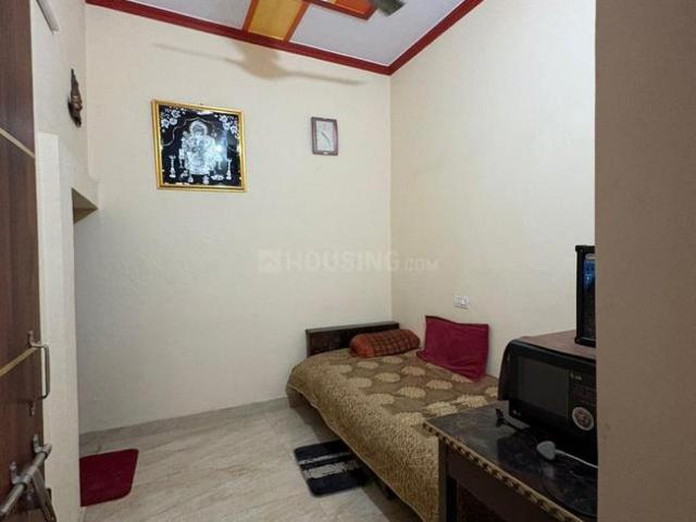 1 RK Independent Builder Floor in Husainganj for rent Lucknow. The reference number is 21012354