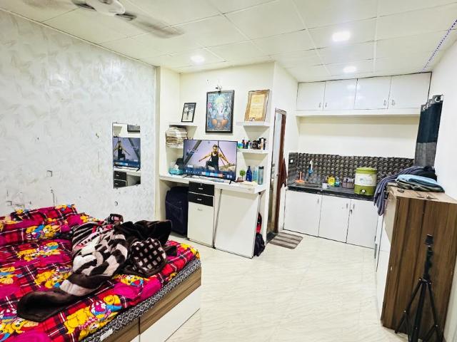 1 RK Independent Builder Floor in Indra Puri Colony for rent Indore. The reference number is 18935256