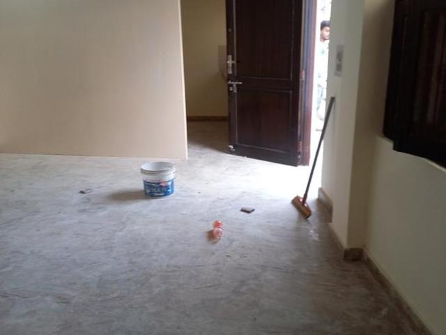 1 RK Independent Builder Floor in Janakpuri for rent New Delhi. The reference number is 8980893