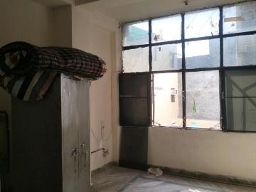 1 RK Independent Builder Floor in Mayur Vihar Phase 1 for rent New Delhi. The reference number is 17339111