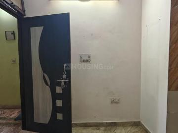 1 RK Independent Builder Floor in Mayur Vihar Phase 1 for rent New Delhi. The reference number is 17384217