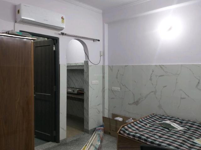 1 RK Independent Builder Floor in Mayur Vihar Phase 1 for rent New Delhi. The reference number is 19336635