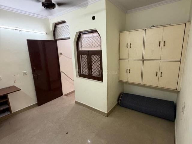 1 RK Independent Builder Floor in Mayur Vihar Phase 1 for rent New Delhi. The reference number is 20707229