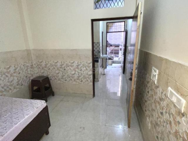 1 RK Independent Builder Floor in Mayur Vihar Phase 1 for rent New Delhi. The reference number is 20916178