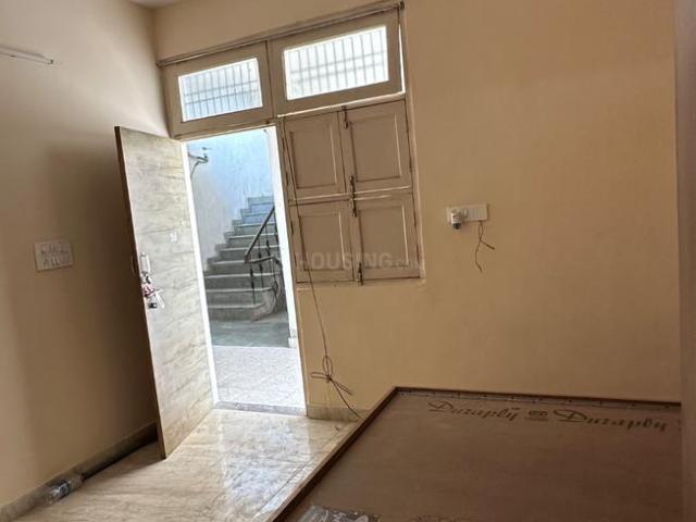 1 RK Independent Builder Floor in Mayur Vihar Phase 1 for rent New Delhi. The reference number is 20382867