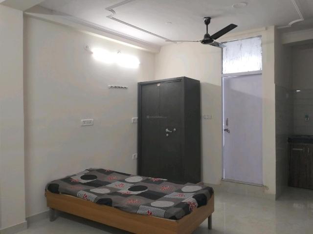 1 RK Independent Builder Floor in Mayur Vihar Phase 1 for rent New Delhi. The reference number is 21359221