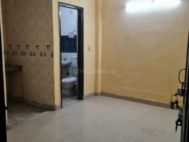 1 RK Independent Builder Floor in Mukherjee Nagar for rent New Delhi. The reference number is 21118740
